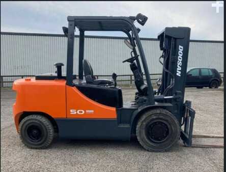 Diesel heftrucks 2018  Doosan  D50SC-7 (1)