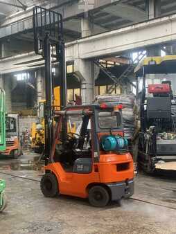 LPG Forklifts 2006  Toyota 42-7FGF18 (1)