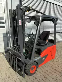 Elektro 3 Rad 2018  Linde Baureihe 386-02 Gabelstapler E12 bis E20 (1)