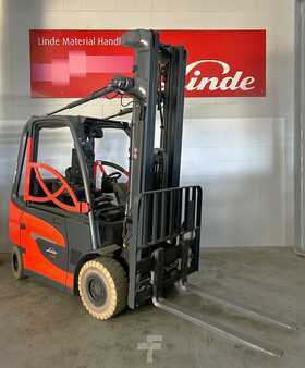 Elektro 4 Rad 2022  Linde Baureihe 1252-01 Gabelstapler E 20/25/30/35 X20/25/30/35 (1)