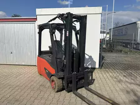 Treibgasstapler 2017  Linde Baureihe 386-02 Gabelstapler E12 bis E20 (1)