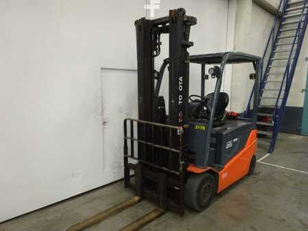 Elektro čtyřkolový VZV 2020  Toyota 8FBMT25 (2)