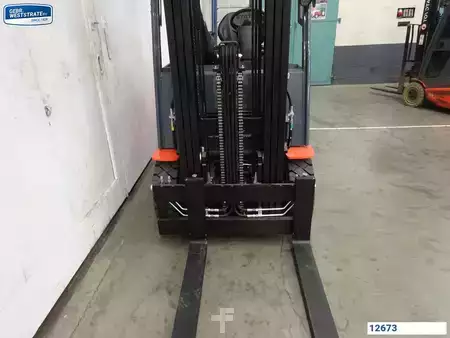 Elektryczne 4-kołowe 2025  Toyota 9FBM25T (3)