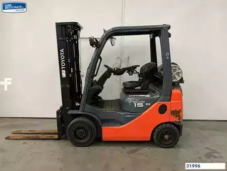 Empilhador a gás 2013  Toyota 8FGF15 (1)
