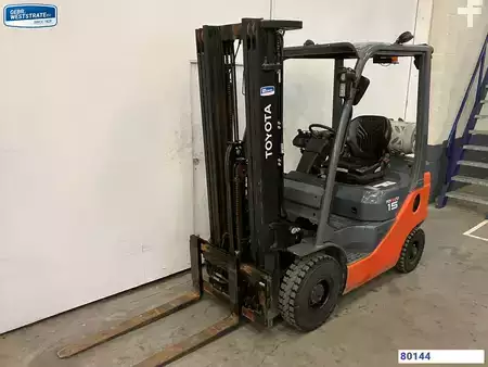 Empilhador a gás 2020  Toyota 8FGF15 (4)
