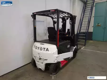 Elektro čtyřkolový VZV 2021  Toyota 8FBMT30 (5)