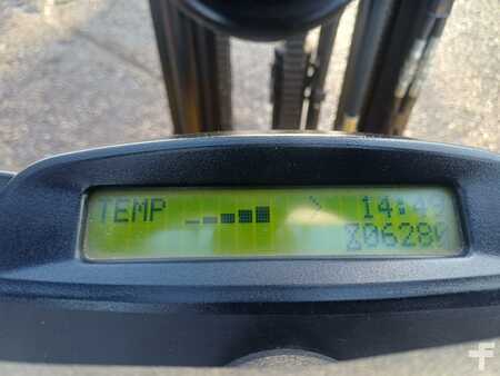 Gázüzemű targoncák 2011  Yale glp16vx (10)