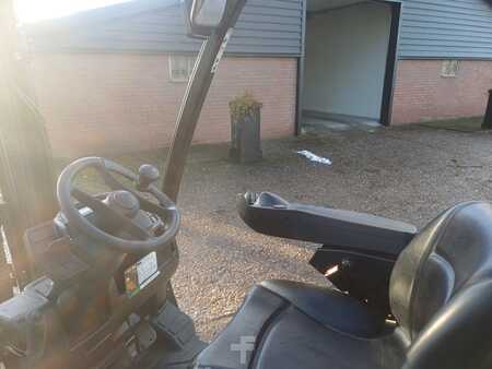 Gázüzemű targoncák 2011  Yale glp16vx (6)