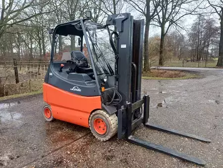 Carrelli elettrici 4 ruote 2008  Linde E30s-02 (3)