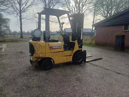 Gázüzemű targoncák 2001  CAT Lift Trucks GP18K (2)