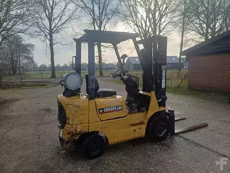 Gázüzemű targoncák 2001  CAT Lift Trucks GP18K (3)