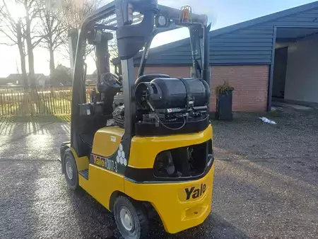 Gas gaffeltruck 2011  Yale glp16vx (2)