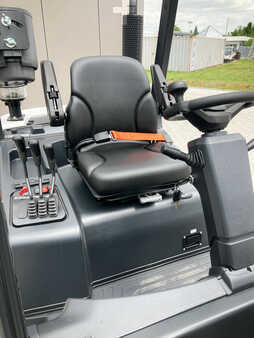 Diesel heftrucks 2024  Bobcat D25NXS (5)