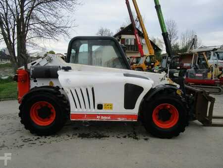 Teleskopstapler-Starr Bobcat T2250 - 2,2Ton.- 5,2m - mit Palettengabel