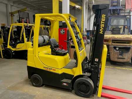 Propane Forklifts 2016  Hyster S60FT (1)