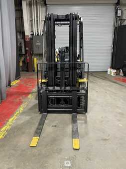 Propane Forklifts 2018  Yale GP050MX (2)
