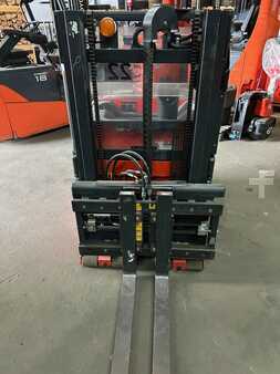 Stapelaars 2013  Linde L 06 (4)