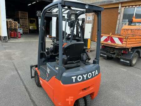 Elektro tříkolové VZV 2012  Toyota 8FBET15 (1)