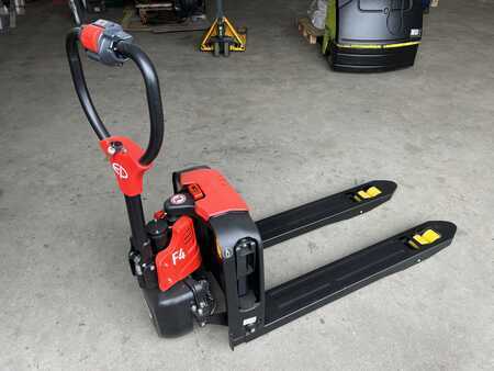Horizontal-Kommissionierer 2025  EP Equipment F4 (1)
