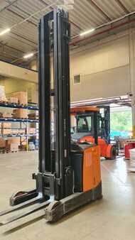 Reach Trucks 2010  BT RRE200 (3)