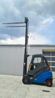 Treibgasstapler 2015  Linde H30T (2)