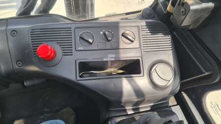 Carrelli elettrici 4 ruote 2016  Linde H35HL (10)