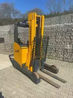 Schubmaststapler 2008  Jungheinrich ETV320 (1)