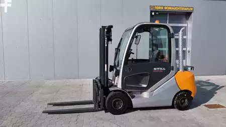 Dízel targoncák 2007  Still RX70-30 Diesel nur 1658 Stunden (2)