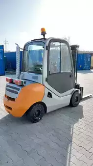 Dízel targoncák 2007  Still RX70-30 Diesel nur 1658 Stunden (6)