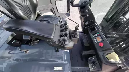 Carrelli elettrici 4 ruote 2017  Toyota 8 FBMT25 mit Video (10)