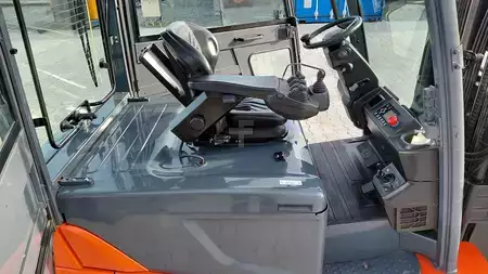 Carrelli elettrici 4 ruote 2017  Toyota 8 FBMT25 mit Video (13)