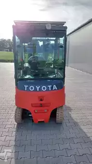 Carrelli elettrici 4 ruote 2017  Toyota 8 FBMT25 mit Video (14)