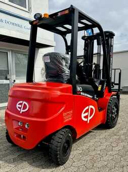 4-wiel elektrische heftrucks 2023  EP Equipment EFL 303 (2) 