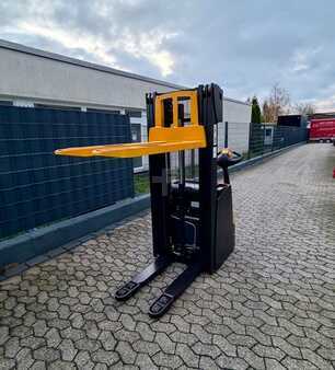 Magasemelésű béka 2021  Yale MS 16 (3)