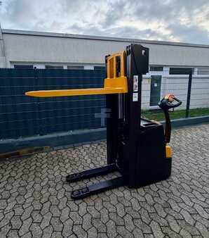 Magasemelésű béka 2021  Yale MS 16 (4)