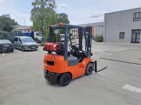 Propane Forklifts 2007  Toyota 7FGF15 (3)