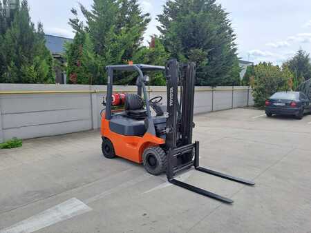 Propane Forklifts 2007  Toyota 7FGF15 (4)