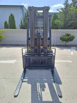 Diesel Forklifts 2010  Yale GDP35VX (4)
