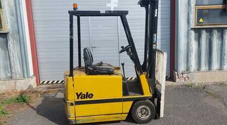 Chariots électriques à 3 roues 1998  Yale ERP15 (1)