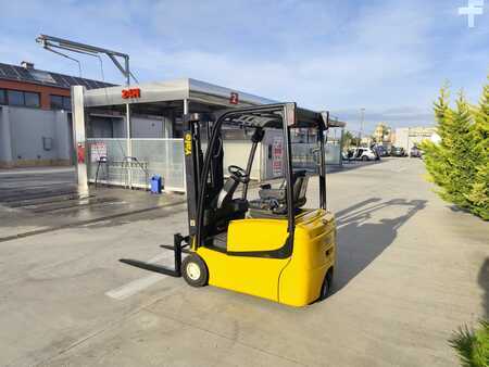 Electric - 3 wheels 2017  Yale ERP15VT (2)