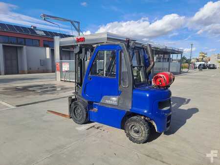 Propane Forklifts 2011  Nissan UG1D2E700683 (2)