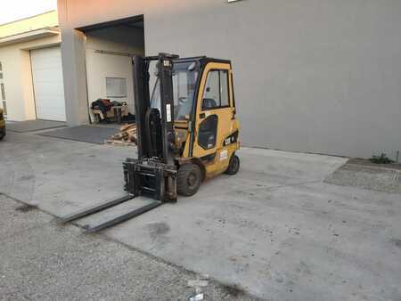 Carretilla elevadora GLP 2011  CAT Lift Trucks GP15N (1)