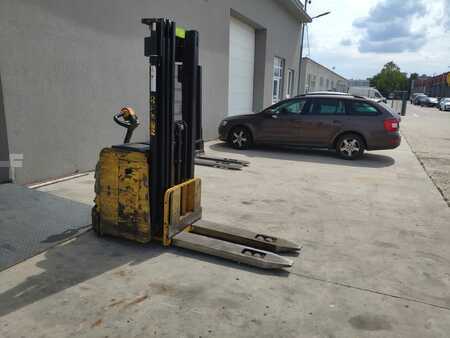 Apilador eléctrico 2011  Yale MS16 AC (2)