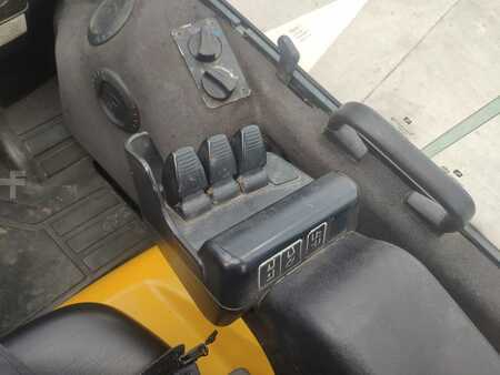 Carrelli elevatori diesel 2009  Yale GDP30VX (5)