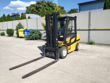Dieselstapler 2018  Yale GDP35VX (1)