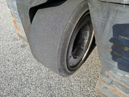 Chariots multidirectionnels 2013  Combilift C3000CB (10)