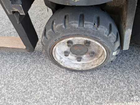 Chariots multidirectionnels 2013  Combilift C3000CB (11)