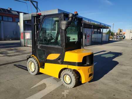 Dieselstapler 2009  Yale GDP30VX (3)