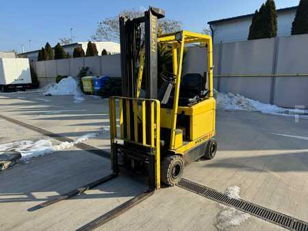 El truck - 4 hjulet 2002  Hyster E1.50XM (1)