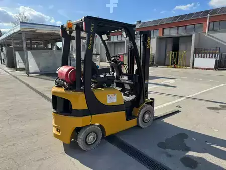 Empilhador a gás 2019  Yale GLP18VX (3)